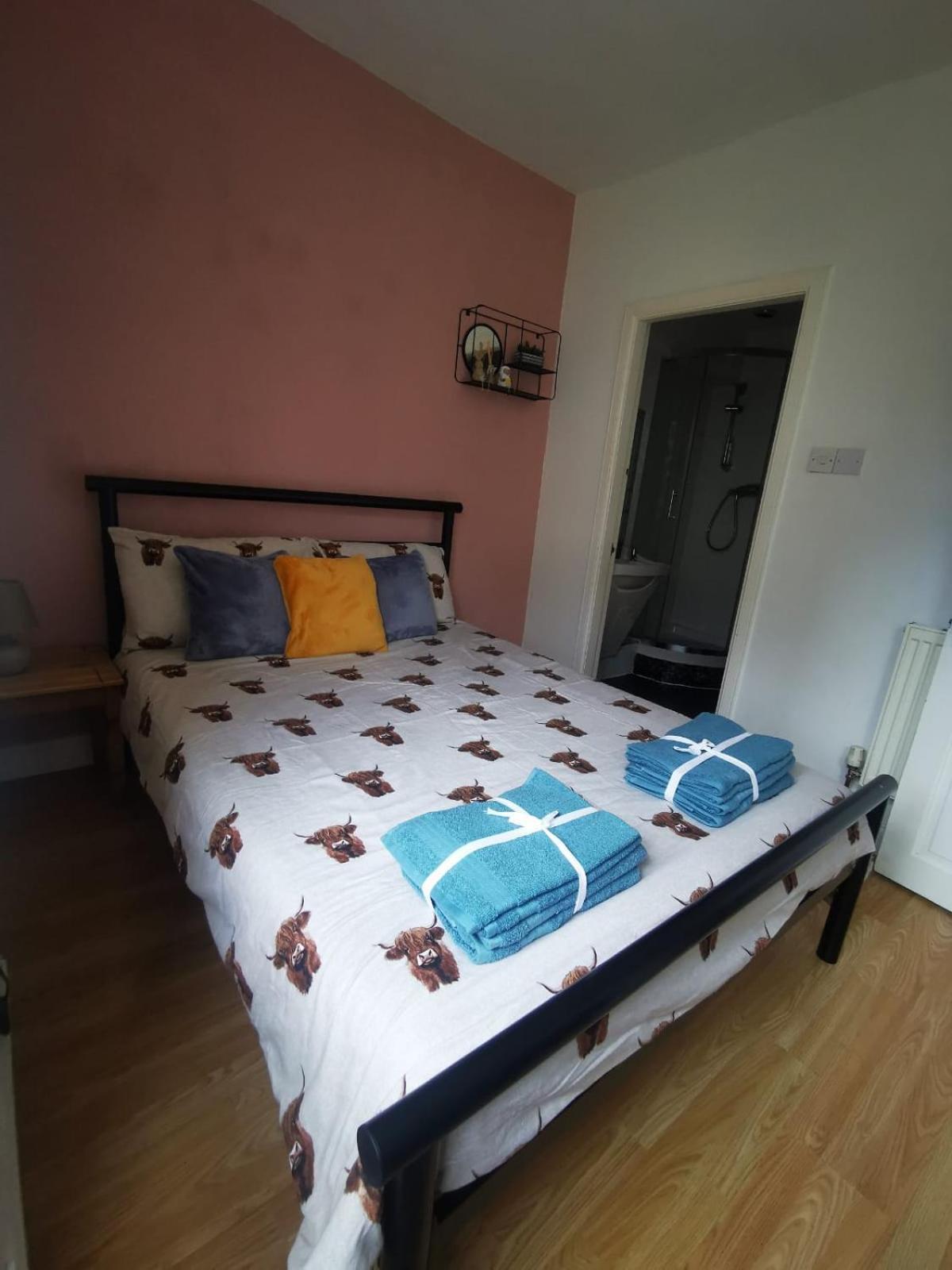 Modern 2 Bedroom And 2 Bath Aberdeen