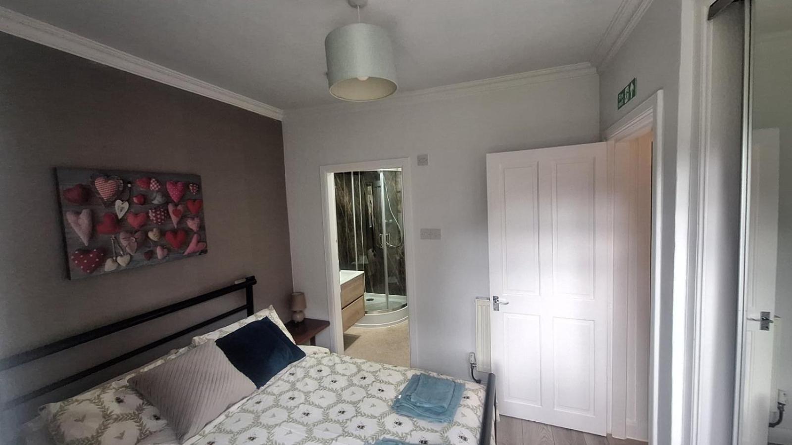 Modern 2 Bedroom And 2 Bath Aberdeen