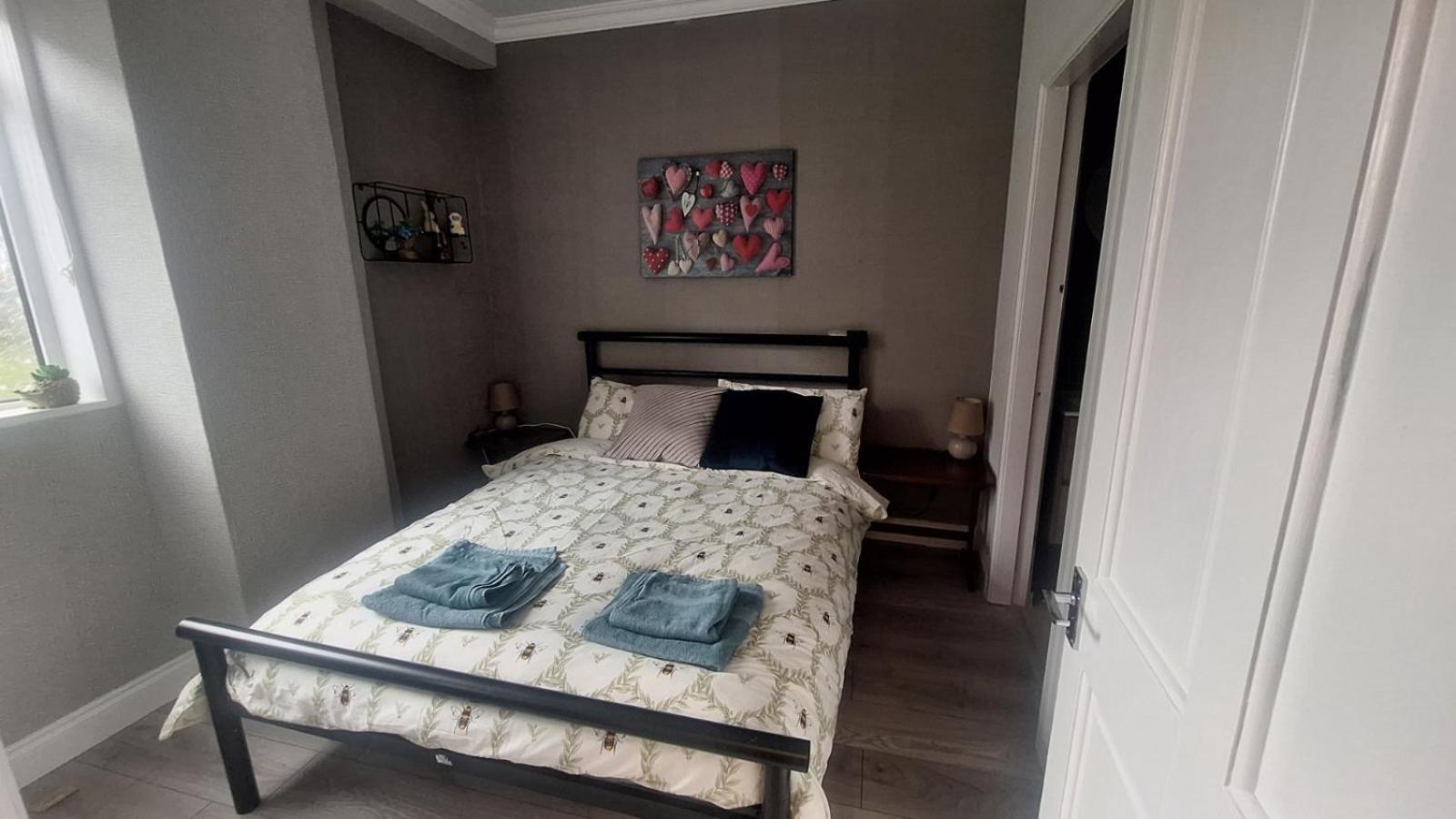 Modern 2 Bedroom And 2 Bath Aberdeen