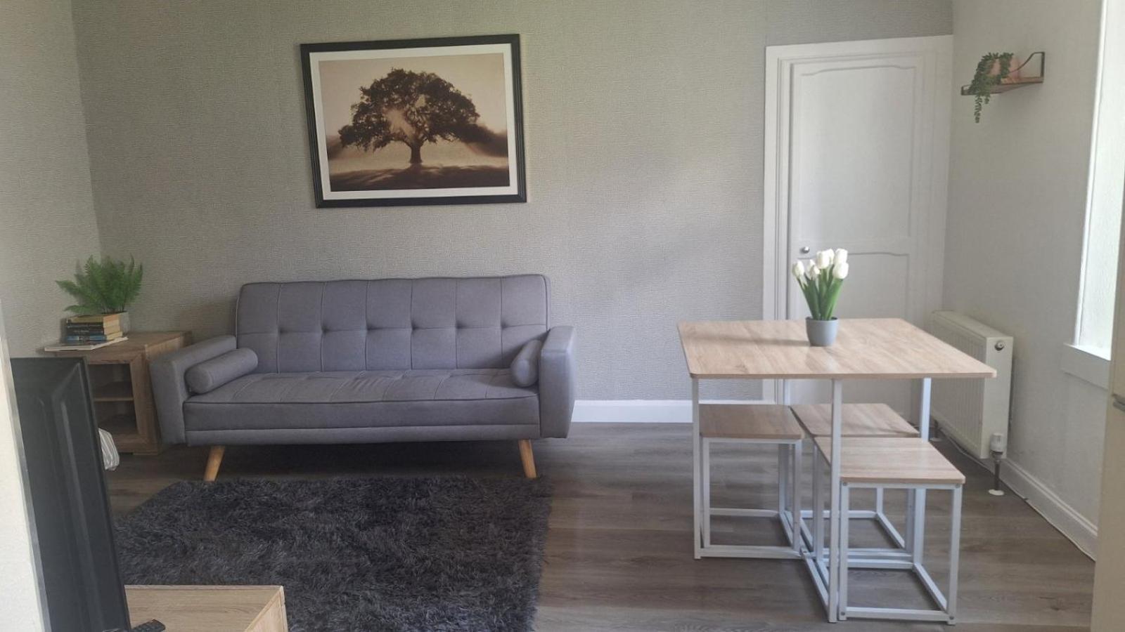 Modern 2 Bedroom And 2 Bath Apartment Aberdeen